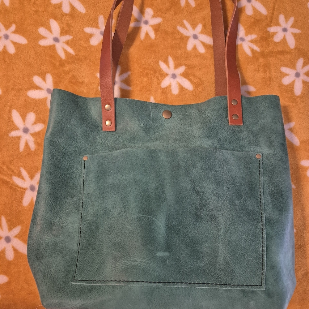 Portland Leather Medium Classic Tote-Reef